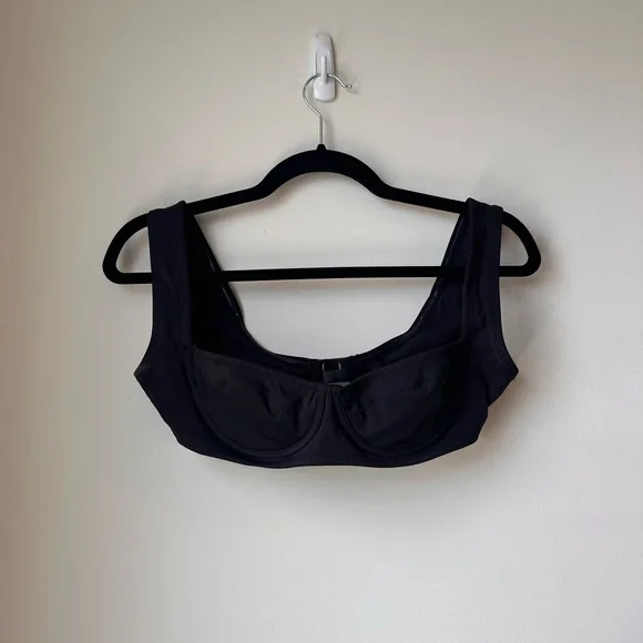 SKIMS Shaping Swim Unlined Underwire Bikini Top in Onyx size Small - Picture 4 of 15